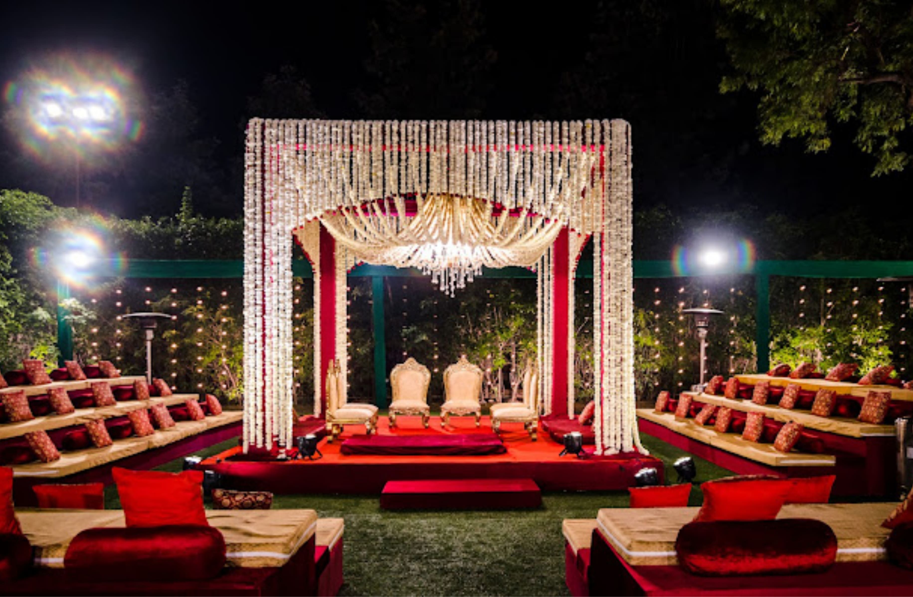 Wedding Lawns & Farmhouses